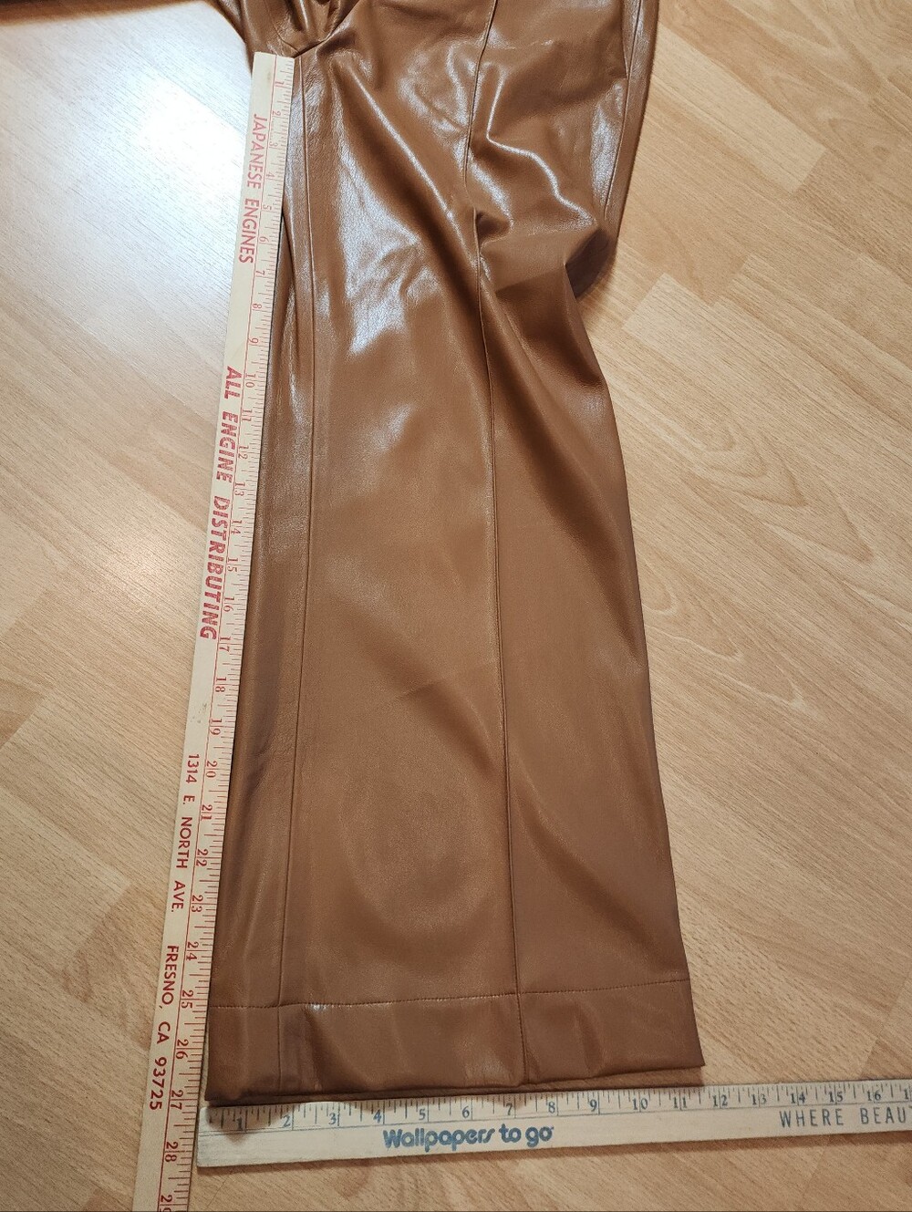 Alice & Olivia Vegan Leather Wide Leg Crop Drape Dylan Pants Camel Brown Size 6 - Picture 15 of 16